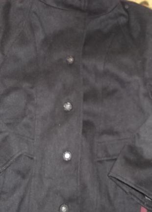 Пальто темно-серого цвета4 фото