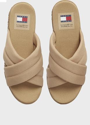 Жіночі бежеві слайдери tjw lettering flatform sandal