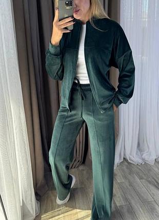 Комфортный комплект из мягкого велюра. кофта свободного кроя на молнии.