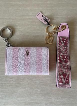 Брелок victoria's secret сумка victoria's secret кошелек victoria's secret