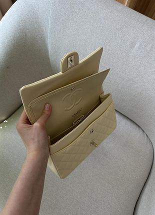 Сумка шанель classic 2.55 medium double flap in light yellow 4