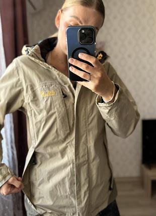 Оригінальна жіноча куртка jack wolfskin