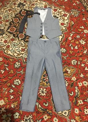 Костюм с галстуком