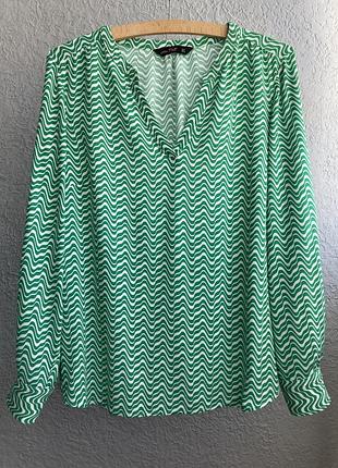 Зеленая женская рубашка длинным рукавом и v-образным вырезом рубашка на лето осень из натуральной ткани с геометрическим принтом