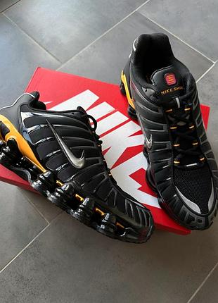Оригінальні чоловічі кросівки nike shox tl black/varsity maize мужские кроссовки оригинальные y2k vintage grime drill uk rap tn air max 95 97