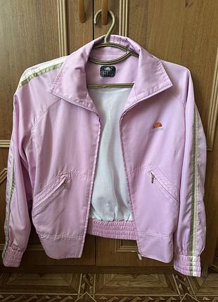 Жіноча вітровка