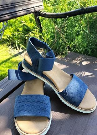 Босоножки женские