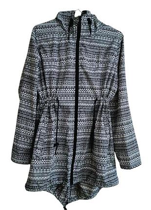 Белая с черным принтом женская легкая летняя парка, куртка, ветровка без подкладки, с капюшоном и кошенями, на кулиске