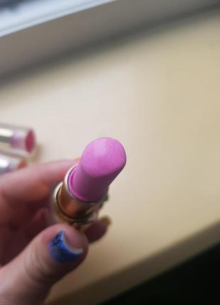 Помада 💄 loreal  1 9