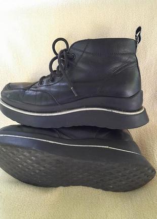 Ботинки демисезон 36 размер.