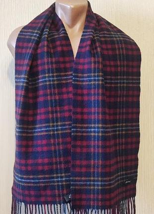 Уютный шерстяной шарф бренда wolsey.