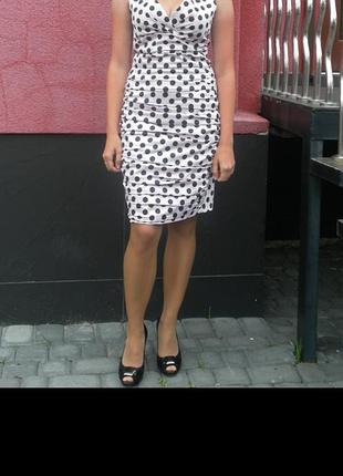 Красивое платье в горошек (б/у)