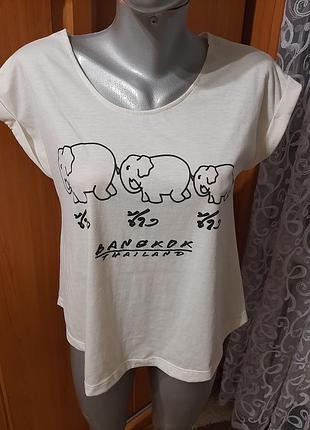 Футболка з принтом