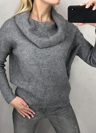 Щільний в'язаний светр з хомутом reserved. сірий светр. розмір s.