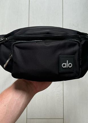 Сумка через плече/на пояс alo yoga funny pack. бананка alo.