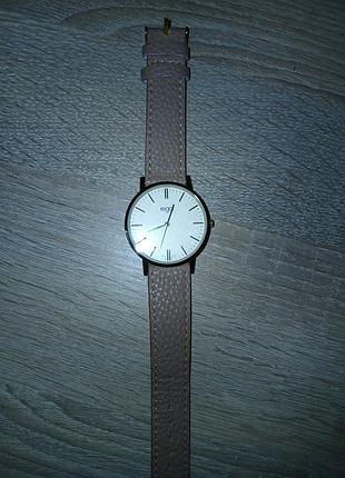 Часы наручные женские швеция