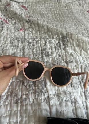 Сонцезахисні окуляри