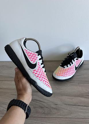 Сороконіжки бампи nike magista оригінал
