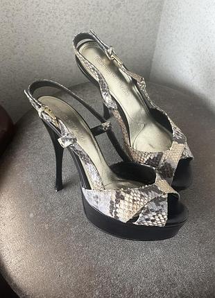 Шкіряні босоніжки