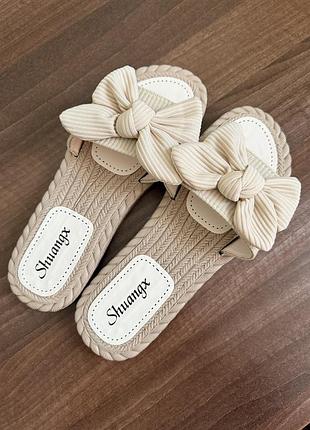 Шльопанці жіночі