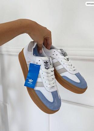 Жіночі кросівки адідас