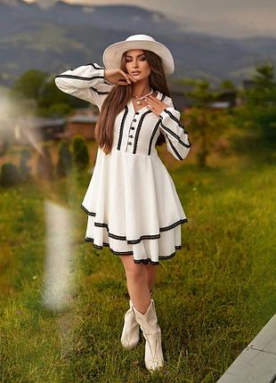 Стильное платье с кружевом в двух цветах