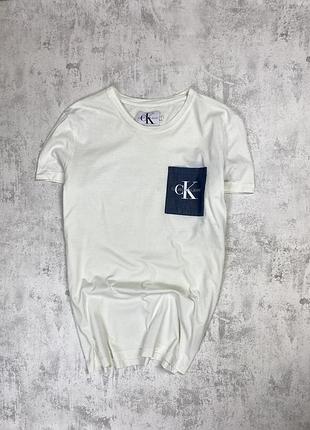 Футболка calvin klein з контрастною кишенею