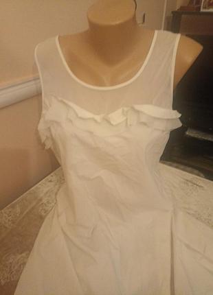 Сукня з декором.