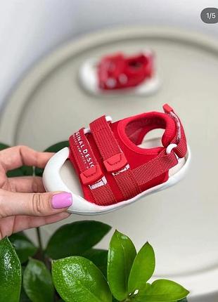 Босоніжки дитячі нові