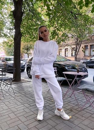 Белый костюм без капюшона