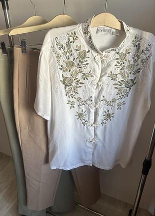 Натуральная летняя блузка с вышивкой