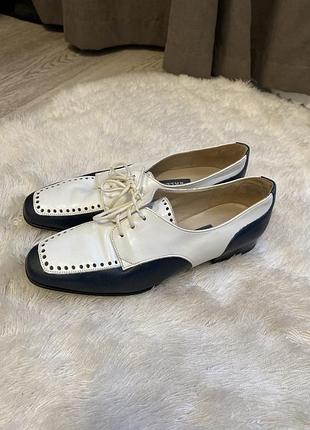 Туфлі лофери в стилі вінтаж