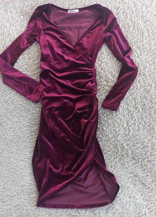 Велюровое праздничное платье
