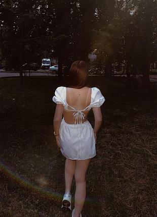 Сукня міні біла зі шнурівками
