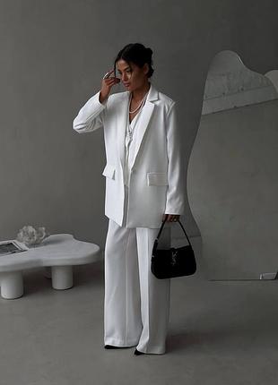 Костюм жіночий