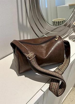 Тренд якісна коричнева жіноча сумка кросбоді через плече екошкіра текстильний ремінець