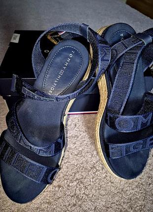 Продам босоножки  tommy hilfiger 37 р
