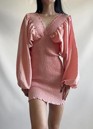 Сукня з широким рукавом