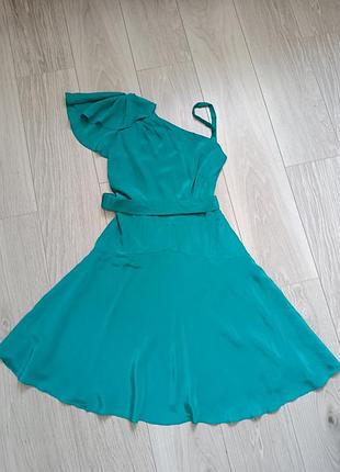 Красивое платье на одно плечо