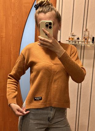 Светр жіночий