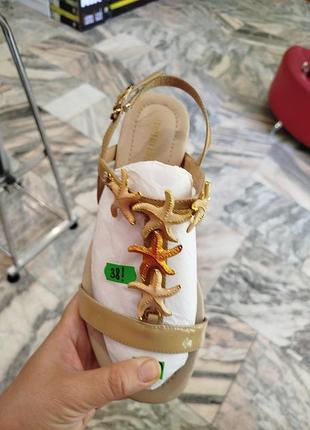 Шкіряні босоніжки фірми antonio biaggi