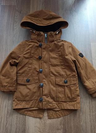 Курточка, вітровка