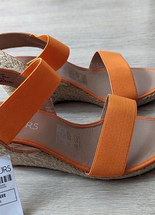 Оранжеві босоніжки на широку ногу 39