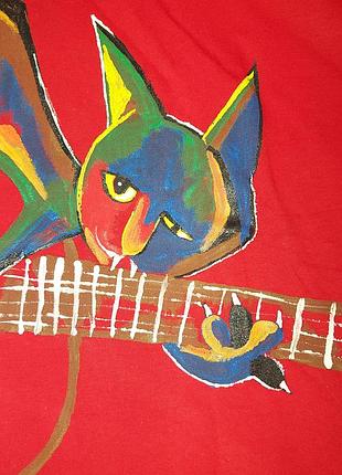 Футболка с тематической розписью .