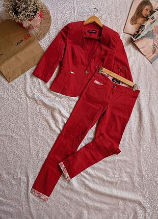 Костюм жіночий