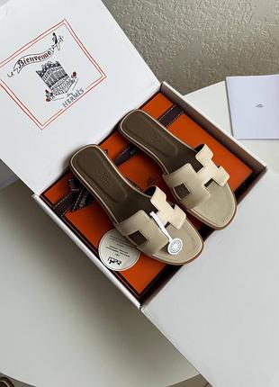 Бежевые шлепанцы оран 39 на 38