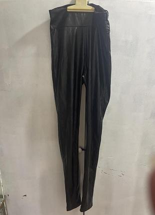 Штани на дівчину під шкіру