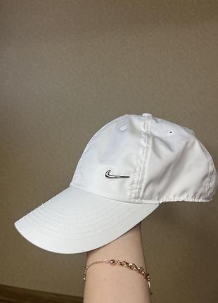 Кепка nike з металевим свушем