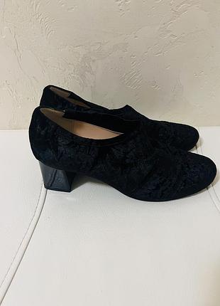Взуття жіноче велюрове 38 чорні moryle