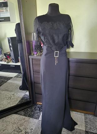 Стильное вечернее платье с кружевом